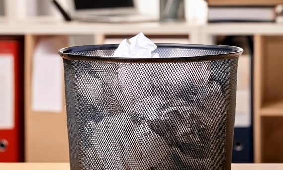 Jak dobrać kosze na śmieci do biura i domu?